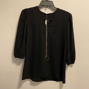 NY Collection Solid Black V-Neck Blouse with Necklace Size Small